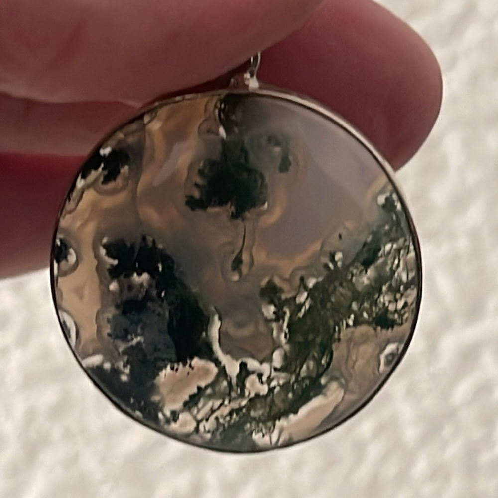 Large Round Moss Agate Silver Pendant. - Picture 6 of 6